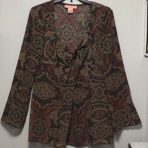 🌻🌻 Bandolino top size 6 in excellent condition.